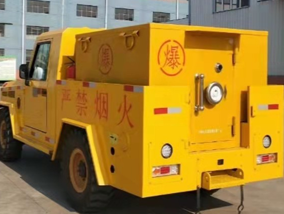 芒市凯龙爆破器材运输车：保障爆破任务的安全运行